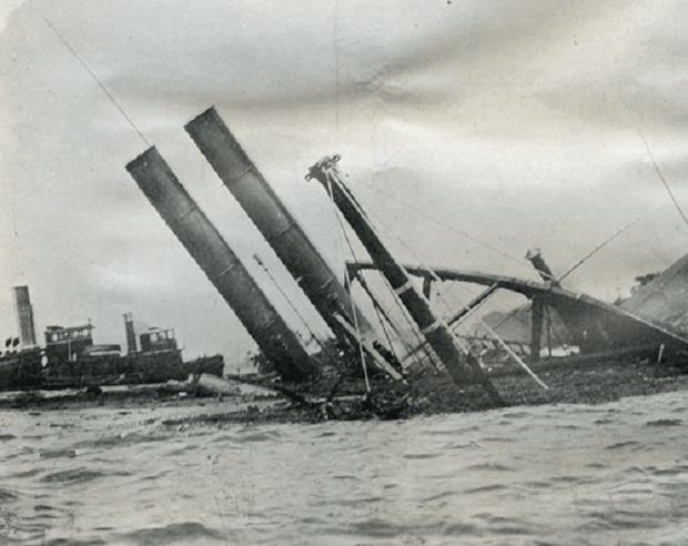 ta_sugklonistikotera_nauageia_sthn_istoria4