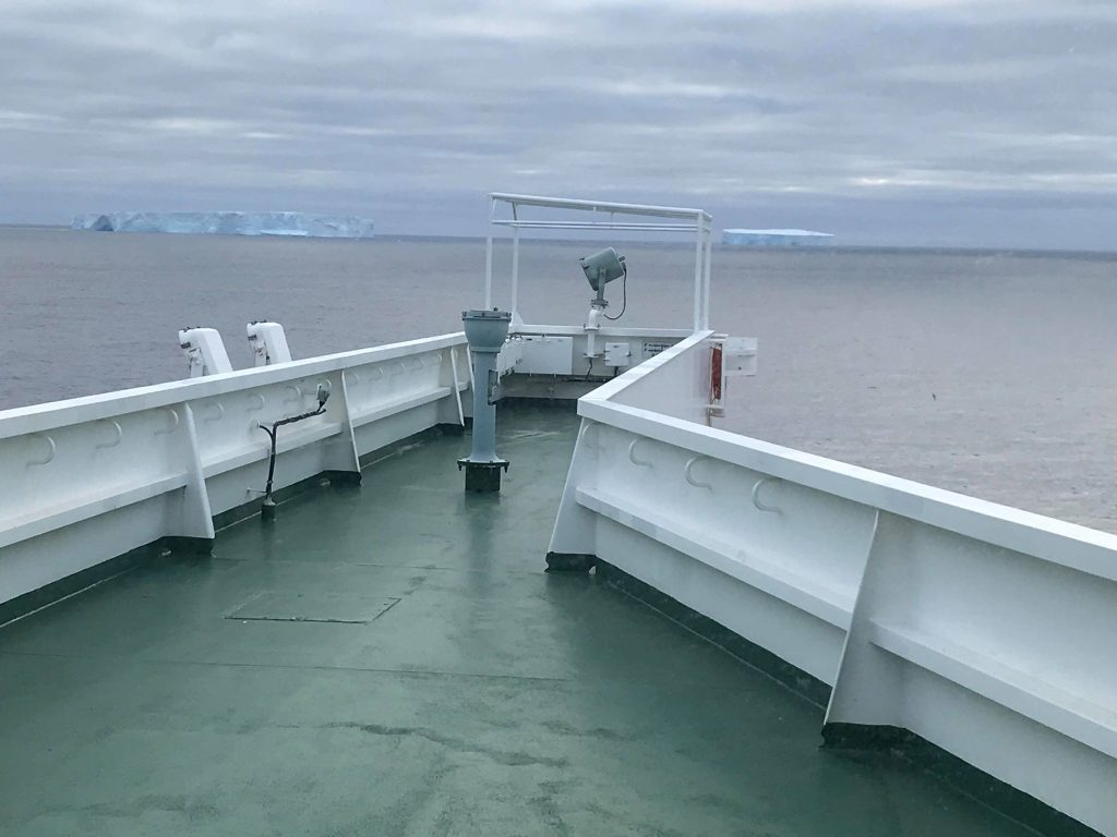 Ταξιδεύοντας μέσα από τα παγόβουνα του Νοτίου ημισφαιρίου!