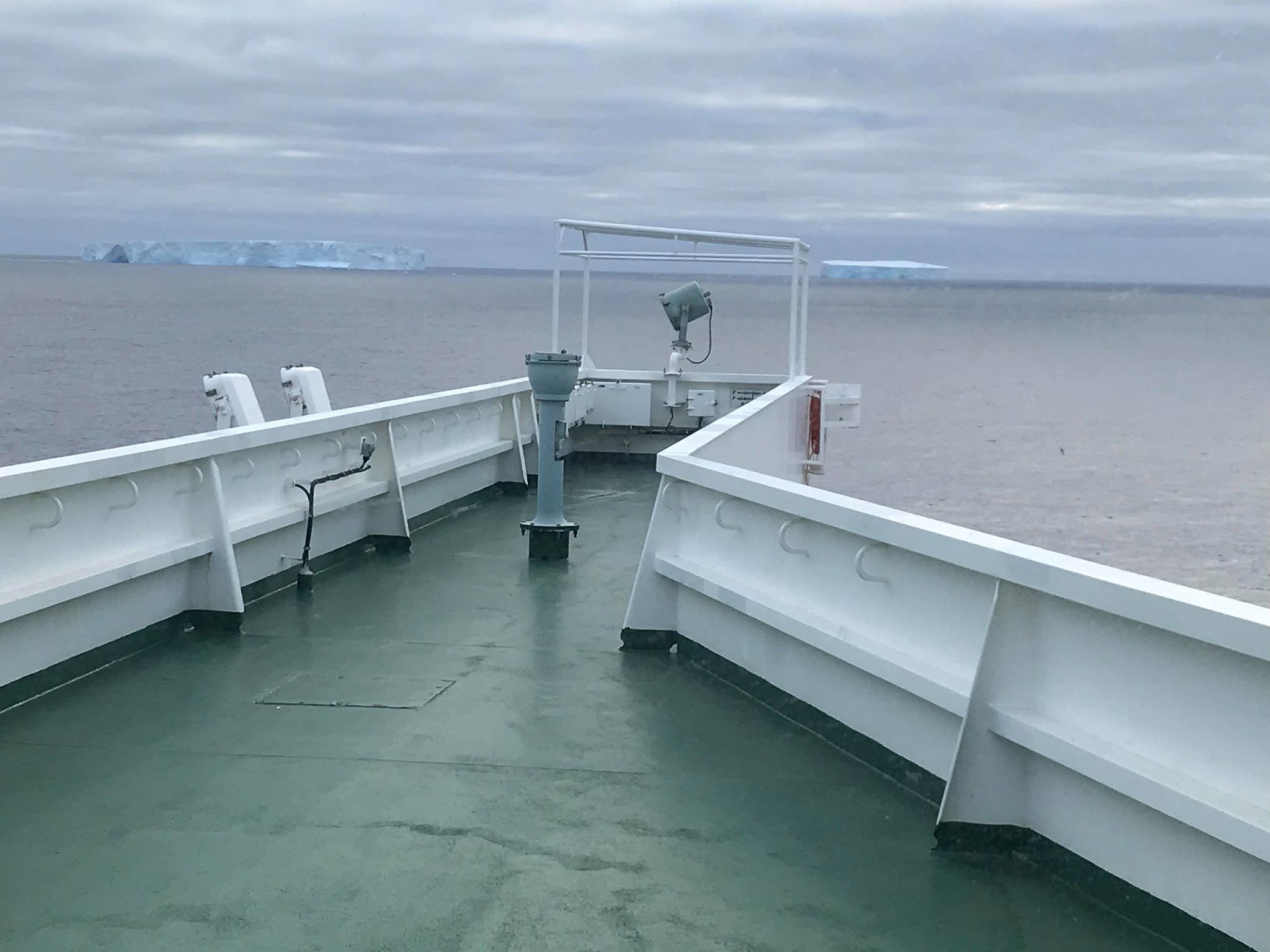 Ταξιδεύοντας μέσα από τα παγόβουνα του Νοτίου ημισφαιρίου!