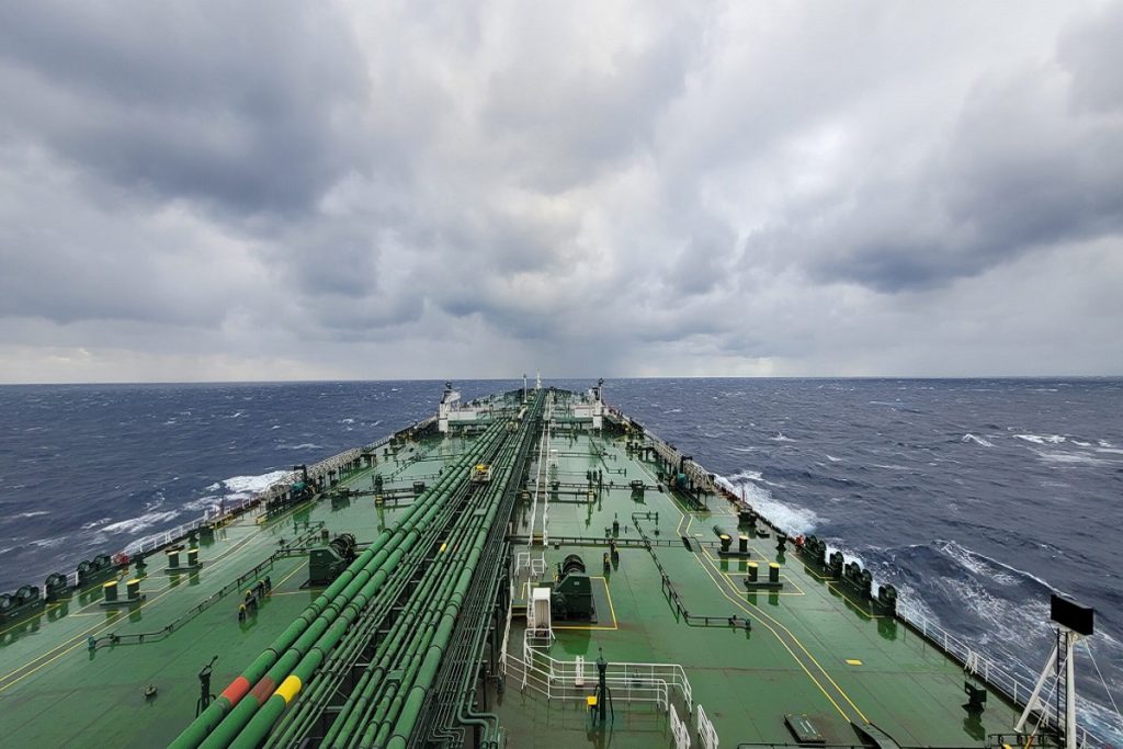 Ελευσίνα: Τραυματισμός ναυτικού σε δεξαμενόπλοιο – Σοβαρό χτύπημα στο πρόσωπο