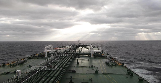 tanker_paranomi_uparxh_petrelaioeidwn_