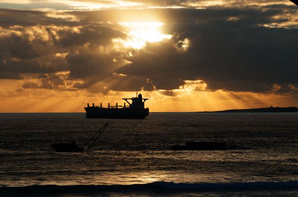 tanker_sunset_