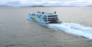 taxitero_ferry_ston_kosmo-1