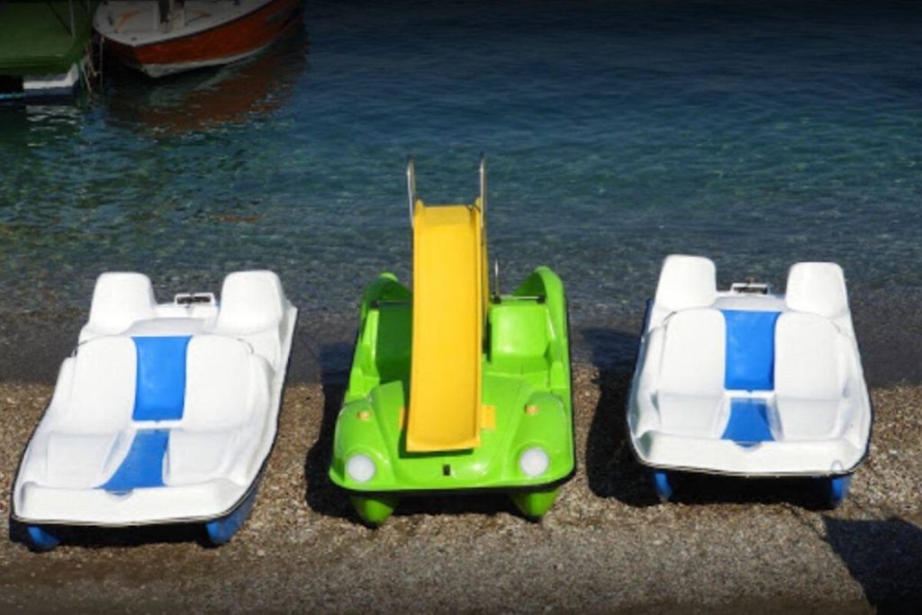 Το Λιμενικό διέσωσε 30χρονο και 21χρονο που κινδύνευσαν όταν άρχισε να βυθίζεται το θαλάσσιο ποδήλατο