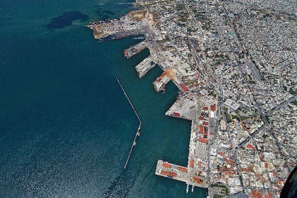Πρόκληση ζημιών σε φορτηγό πλοίο στη Θεσσαλονίκη