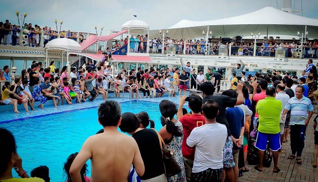 ti-perilamvanei-ena-eisitirio-krouazieras1