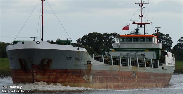 Κράτηση φορτηγού πλοίου στο Βόλο