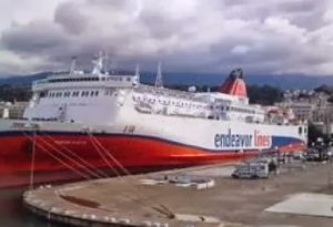 to-ionian-queen-prepei-na-apomakrunthei-apo-ton-mwlo-tou-agiou-nikolaou