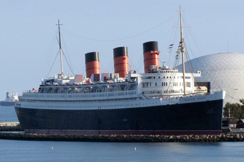 To ιστορικό υπερωκεάνιο Queen Mary με κίνδυνο να ανατραπεί αποκτά νέα παράταση στη ζωή του από τον Φεβρουάριο