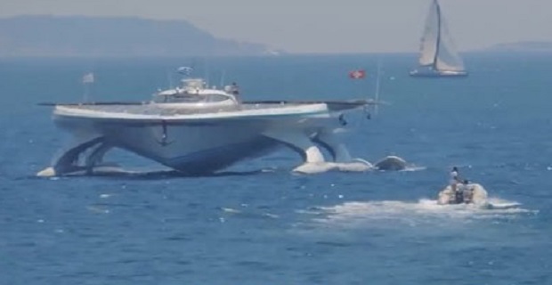 to_megalitero_iliako_ploio_ston_kosmo