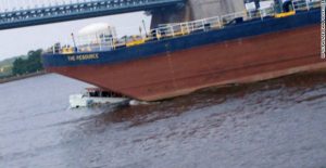 tragiki_sygkrousi_ploiou