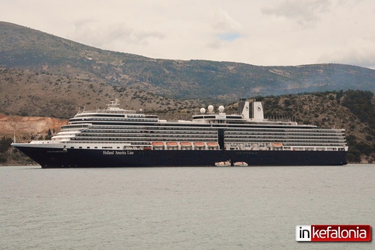 tria__krouazieroploia_stin_kefalonia_