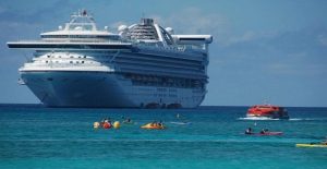 tria_krouazieroploia_denoun_sto_volo_