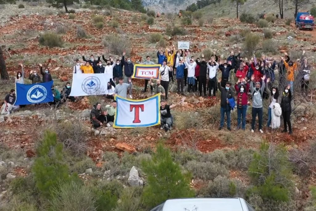 Ο Όμιλος Τσάκου στη μεγάλη δενδροφύτευση του "Όλοι Μαζί Μπορούμε" στη Χίο (ΒΙΝΤΕΟ & ΦΩΤΟ)