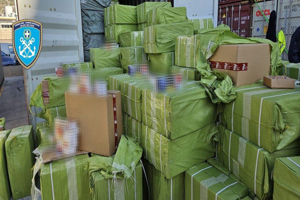 Εντοπισμός και κατάσχεση 9.390.000 λαθραίων τσιγάρων στο Σταθμό Εμπορευματοκιβωτίων Πειραιά (video)