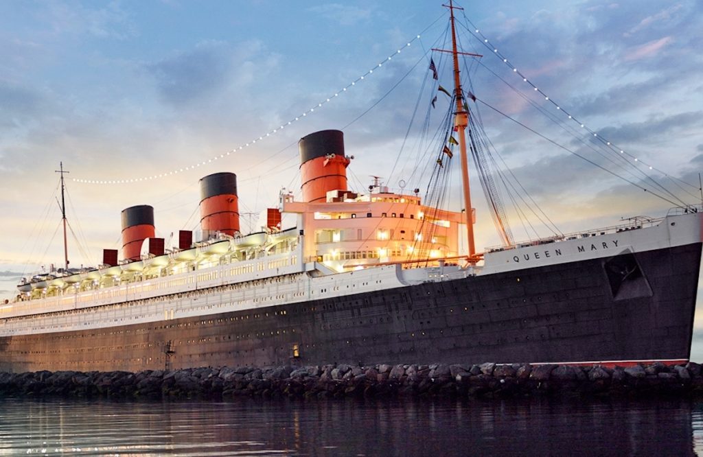 Queen Mary: οι θρύλοι που το έκαναν να έχει ψηφιστεί ως ένα από τα κορυφαία 10 πιο στοιχειωμένα μέρη στην Αμερική