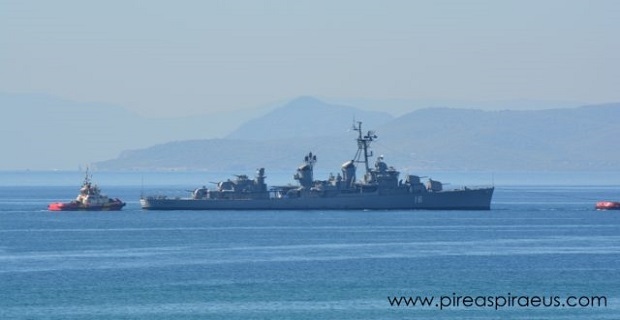 Α/Τ Βέλος : Πλέοντας ανοιχτά του Πειραιά [βίντεο]