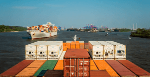 video_me_to_taksidi_ploiou_container-1