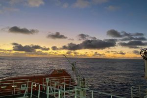 vlcc_tanker_sunset_-1