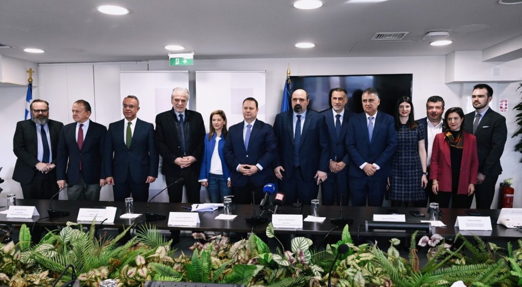 Υπογραφή σύμβασης 9,5 εκατ. ευρώ για την αποκατάσταση του Λιμένα Βόλου μετά τις κακοκαιρίες "Daniel" και "Elias"