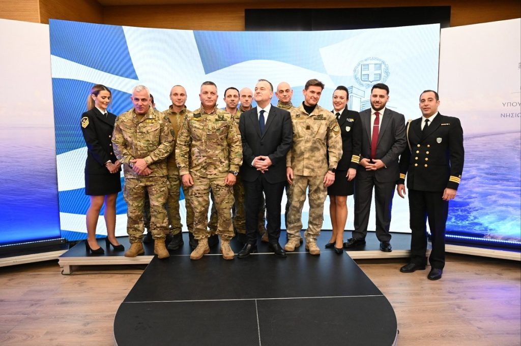 Βράβευση όσων συνέβαλαν διά θαλάσσης στην επιχείρηση εκκένωσης κατά τη διάρκεια των πυρκαγιών στη Ρόδο