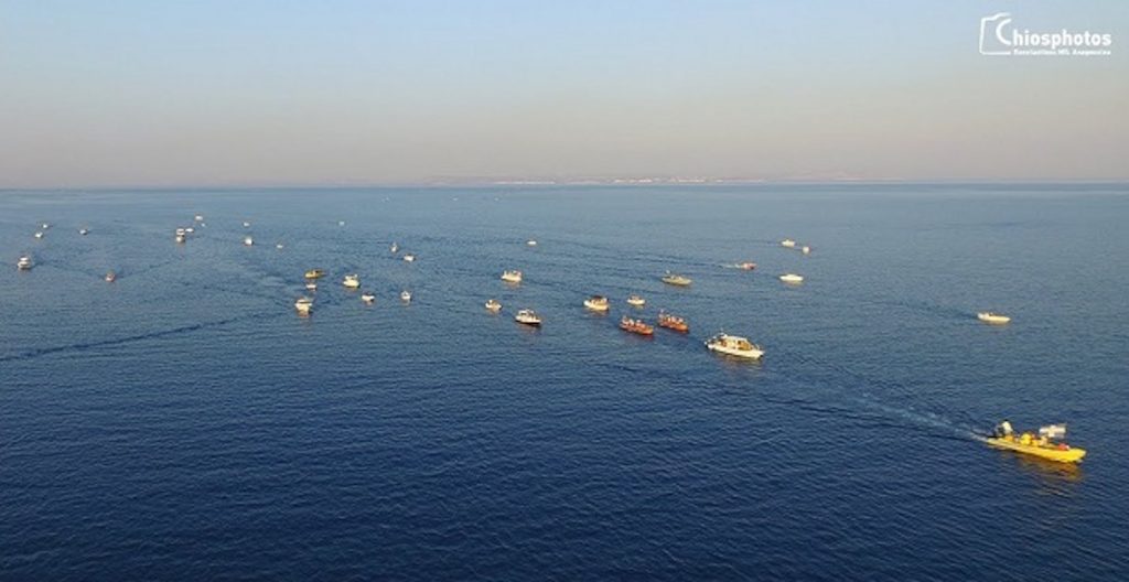 Η εντυπωσιακή δια θαλάσσης μεταφορά της εικόνας του Αγίου Αιμιλιανού στη Χίο (Video)