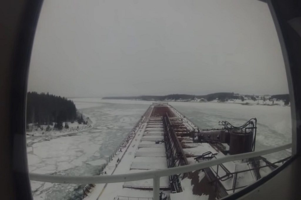 Η ζωή του ναυτικού το χειμώνα (video)