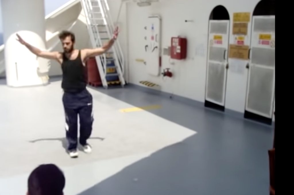 Το καλύτερο λεβέντικο ζεϊμπέκικο από ναυτικό επάνω σε καράβι!