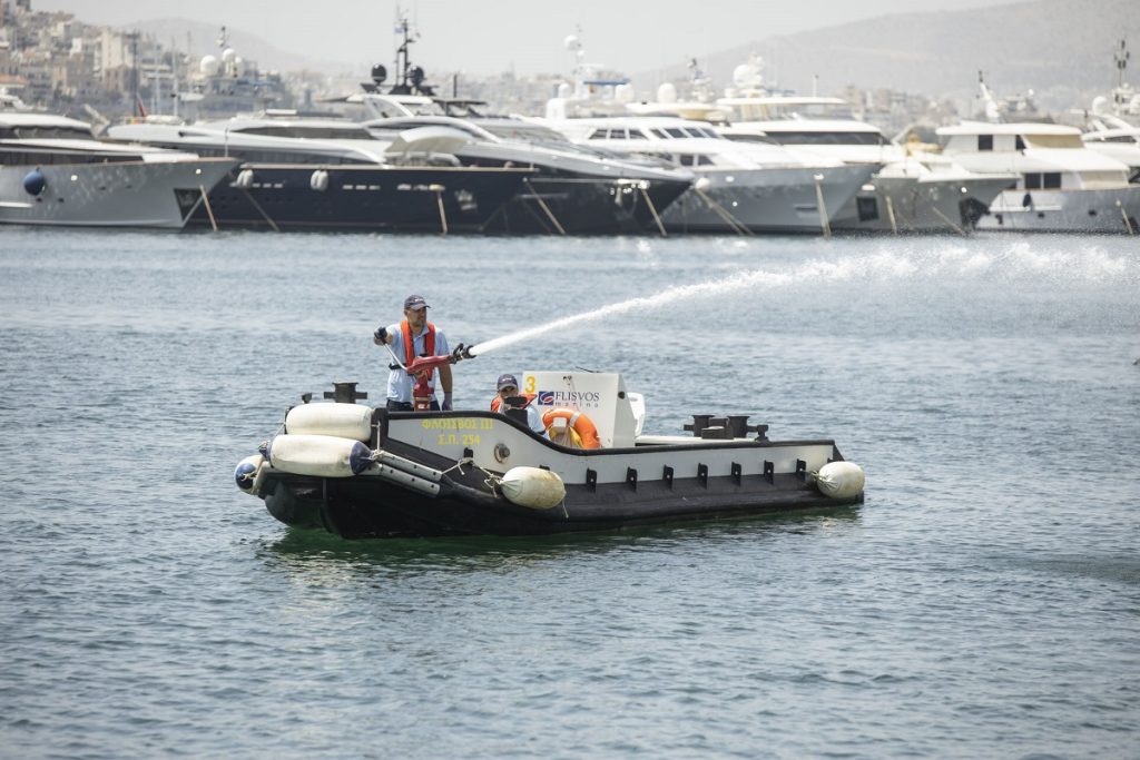 Με επιτυχία πραγματοποιήθηκε στη Μαρίνα Φλοίσβου η ετήσια άσκηση αντιμετώπισης περιστατικού θαλάσσιας ρύπανσης (photos)
