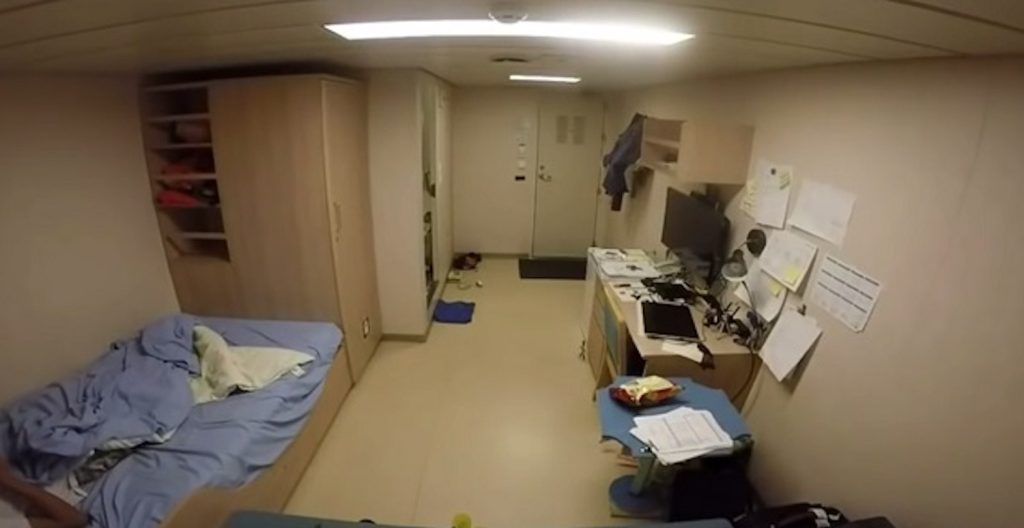 Κάπως έτσι είναι μία καμπίνα σε κακοκαιρία (video)