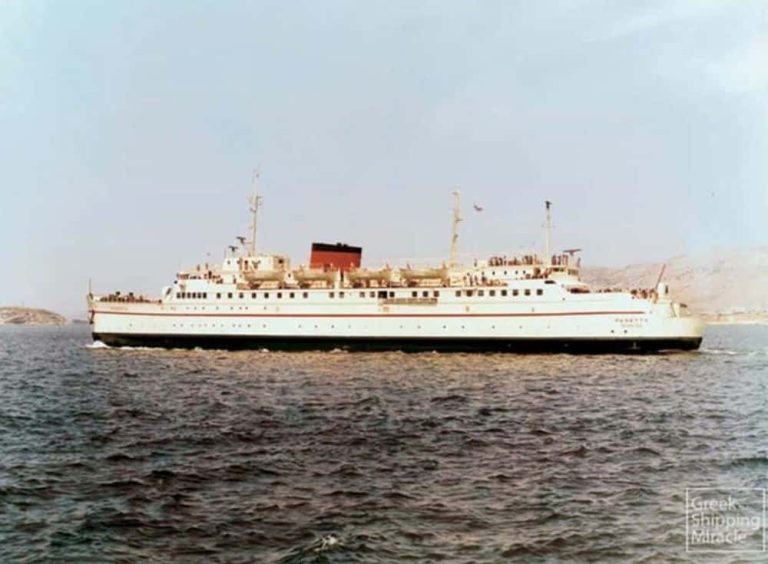 Τα θρυλικά πλοία “Κανάρης, Μιαούλης, Παντελής, Αικατερίνη κ.α” που συνέδεαν τον Πειραιά με τα Δωδεκάνησα τις δεκαετίες 1960 και 1970