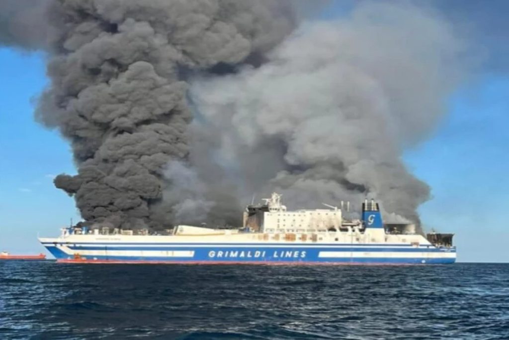 Συνέχεια ενημέρωσης αναφορικά με την πυρκαγιά στο EUROFERRY OLYMPIA και διάσωση δύο αλλοδαπών