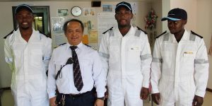 afrikanoi_dokimoi_se_emporika_ploia