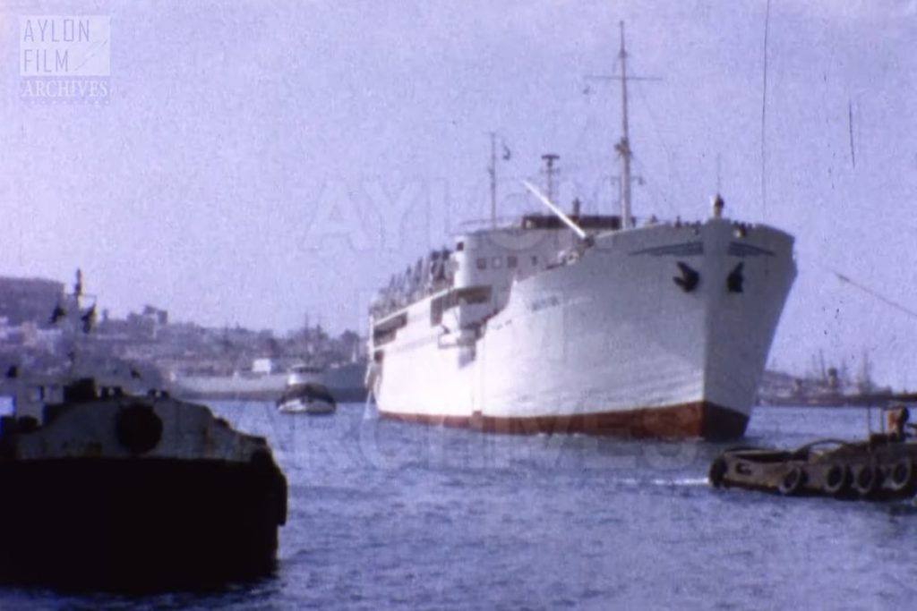 Ένα ιστορικό βίντεο από τον Πειραιά το 1966 και την άφιξη του πλοίου "Φαιστός"
