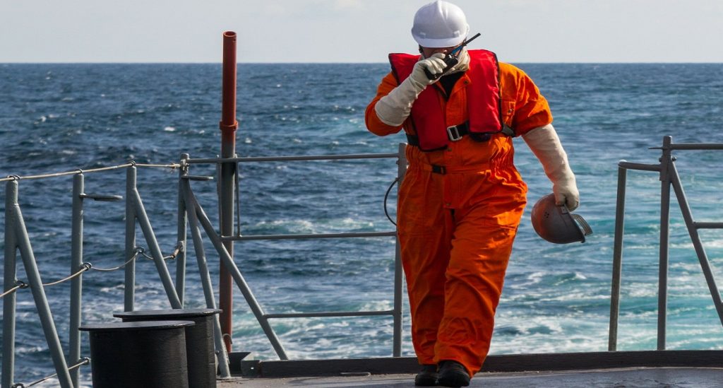 Η ένωση διεθνών ναυτιλιακών οργανισμών εκφράζει ανησυχίες για την άδικη μεταχείριση των ναυτικών
