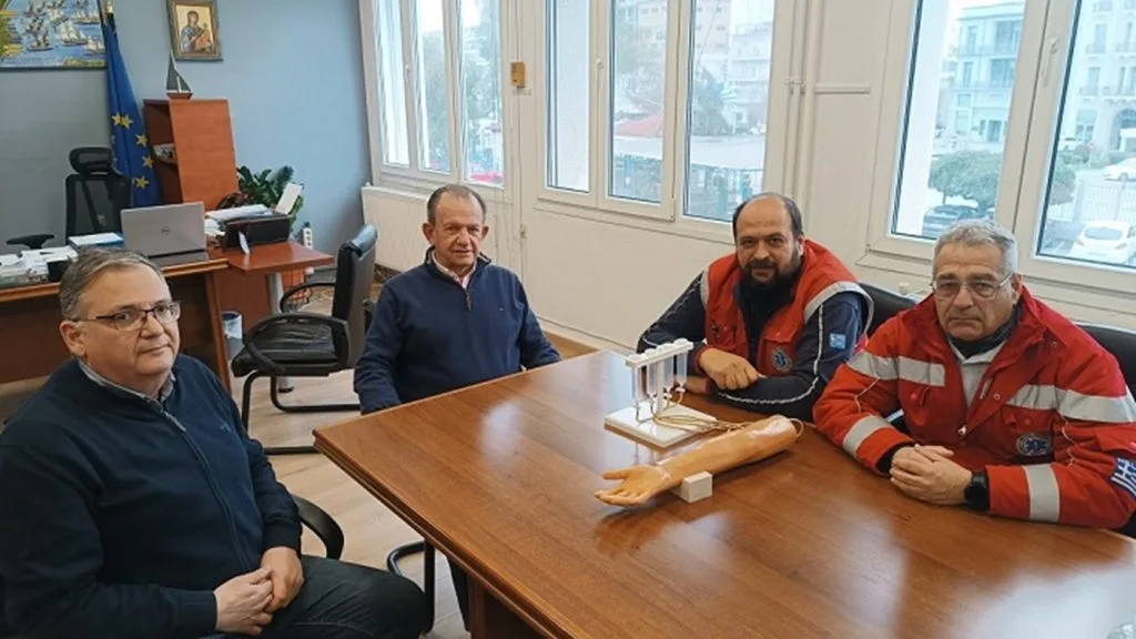 Ο.Λ.Β.: Δωρεά προπλάσματος στο ΕΚΑΒ Βόλου