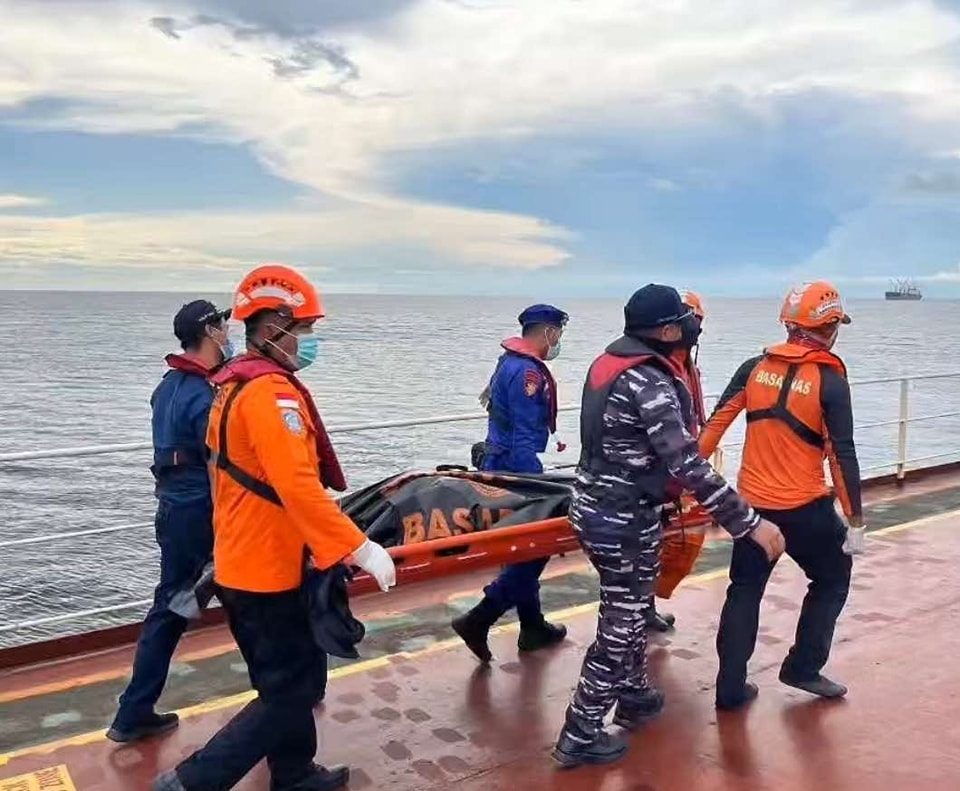 Ένας Φιλιππινέζος ναυτικός έχασε την ζωή του από την αλυσίδα της άγκυρας- Σκληρές εικόνες
