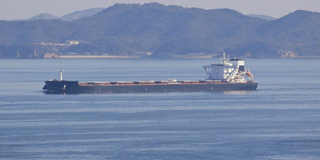 Βαρύς ο πέλεκυς από την AMSA: Φορτηγό πλοίο έμεινε 4 μήνες στην Αυστραλία με πρόβλημα στην μηχανή του!