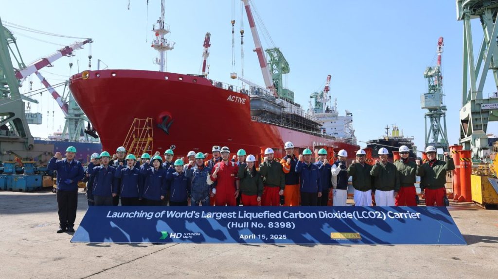 Ιστορία έγραψε η Capital του Β. Μαρινάκη: Καθέλκυση του μεγαλύτερου πλοίου μεταφοράς υγρού διοξειδίου του άνθρακα