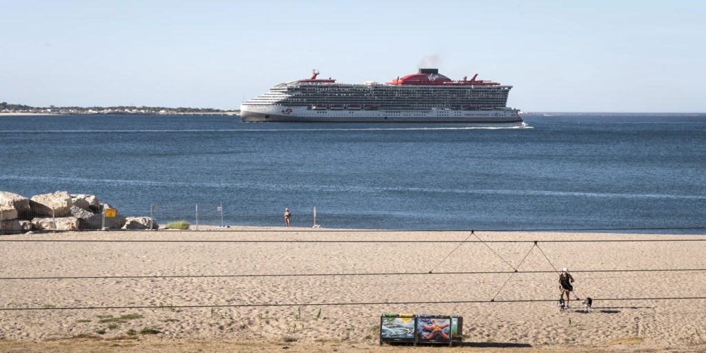 Ξύλο μεταξύ επιβατών σε κρουαζιερόπλοιο και κλείδωμα στην καμπίνα από τον πλοίαρχο