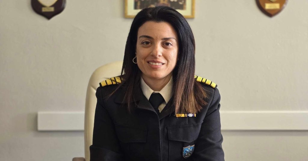 Μαριάννα Δαλεζίου: Η πρώτη γυναίκα που αναλαμβάνει το Λιμεναρχείο Σύρου