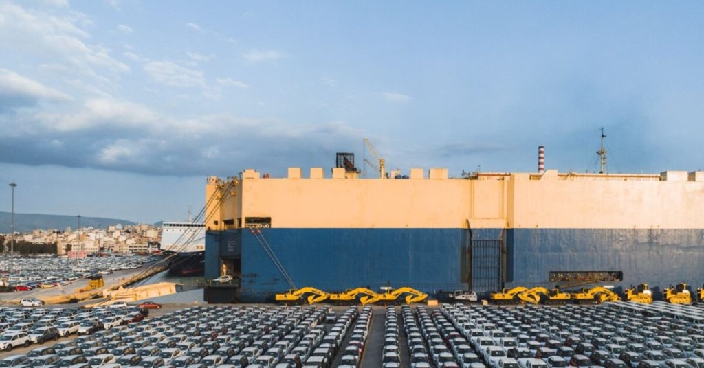 Το πρώτο πλοίο μεταφοράς οχημάτων της COSCO SHIPPING κατέπλευσε στον Πειραιά