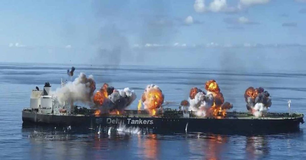 Βίντεο από το αγκυροβολημένο στον Πειραιά ελληνικό τάνκερ Sounion που συγκλόνισε τον κόσμο