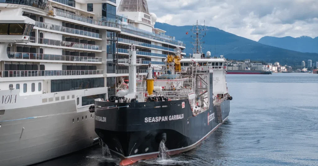 Πρώτος ανεφοδιασμός με LNG σε κρουαζιερόπλοιο στο λιμάνι του Βανκούβερ