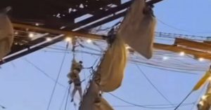 τραγωδία σε κρουαζιερόπλοιο με σύγκρουση στη γέφυρα Brooklyn