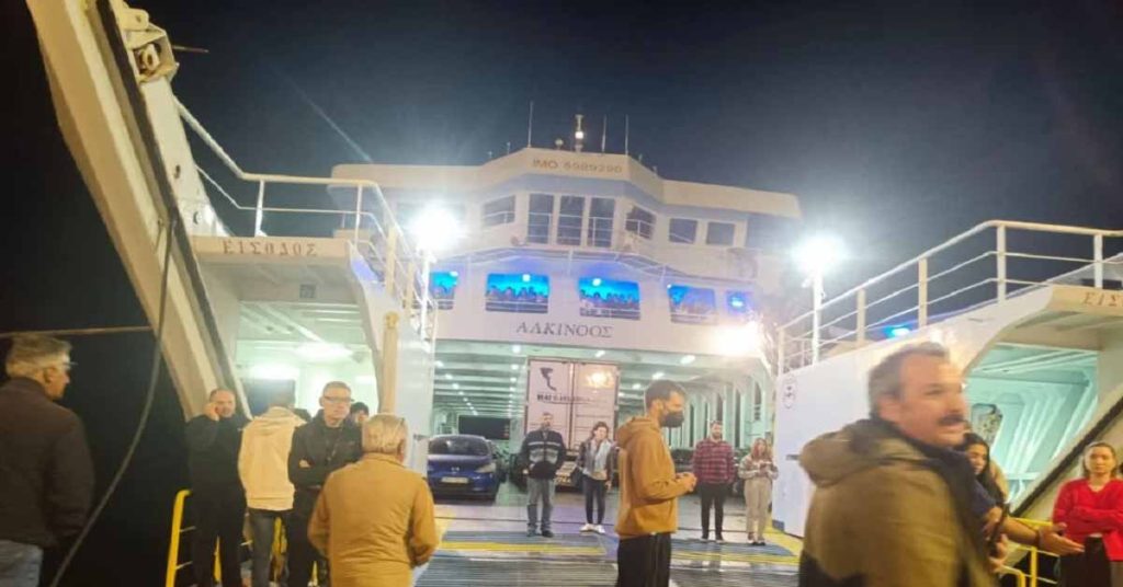 Σύλληψη 2 ατόμων για παρεμπόδιση απόπλου πλοίου με 295 επιβάτες
