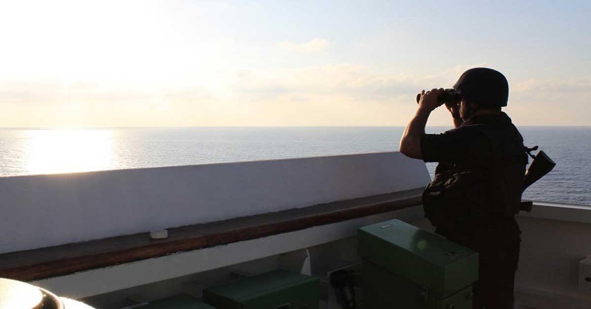 σήμα πειρατείας από τάνκερ κοντά στο Στενό του Ορμούζ