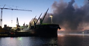 πυρκαγιά σε φορτηγό πλοίο Άμστερνταμ