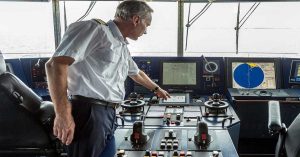 ploiarxos-emporikou-naftikou