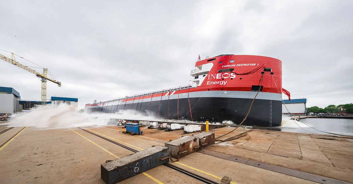 πλοίο μεταφοράς CO2 σε καθέλκυση